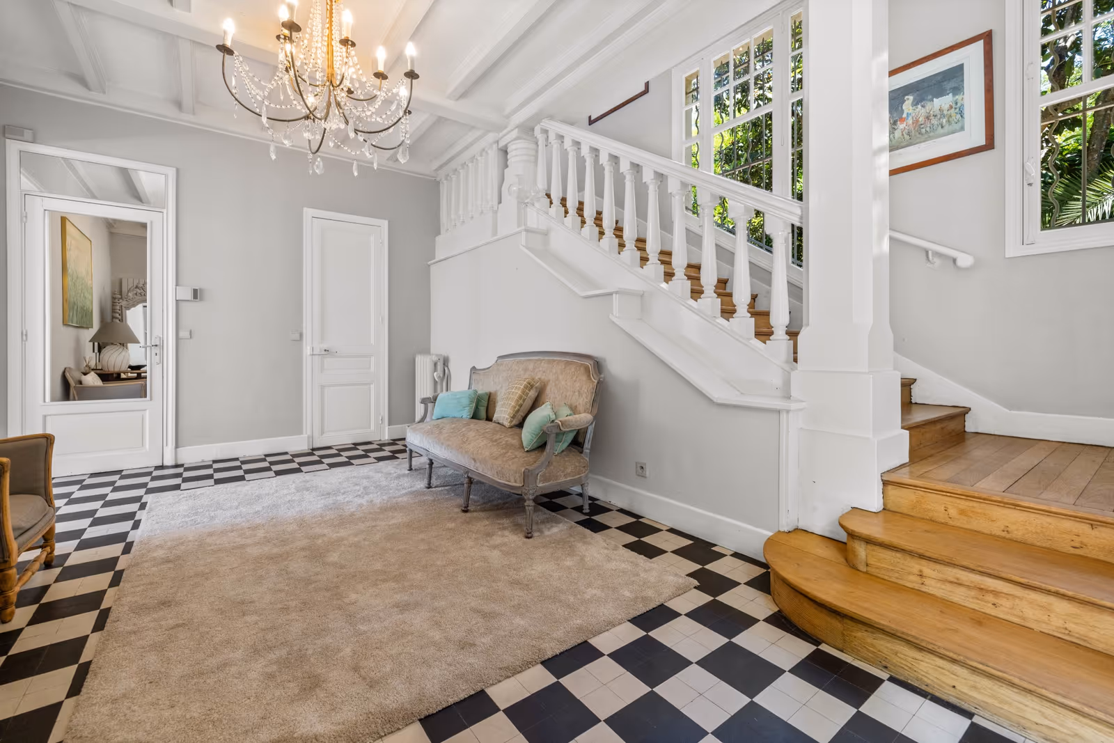4-Bedroom Belle Époque Villa in Cannes with Pool — view 5