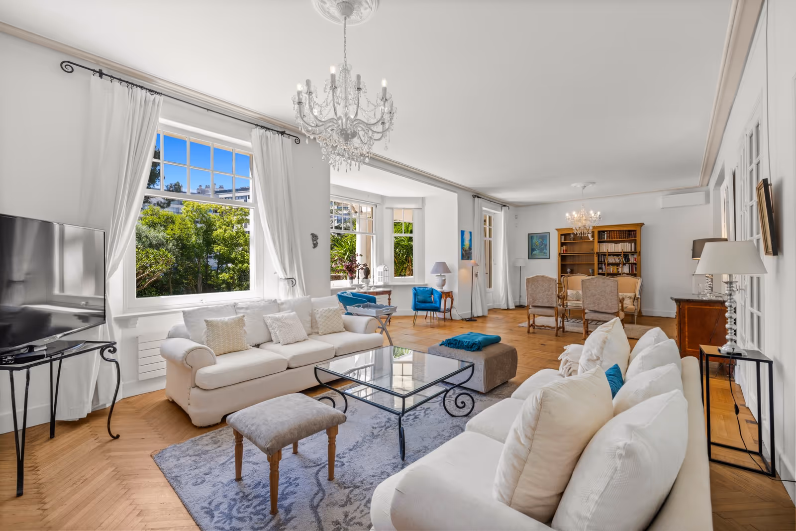 4-Bedroom Belle Époque Villa in Cannes with Pool — view 8