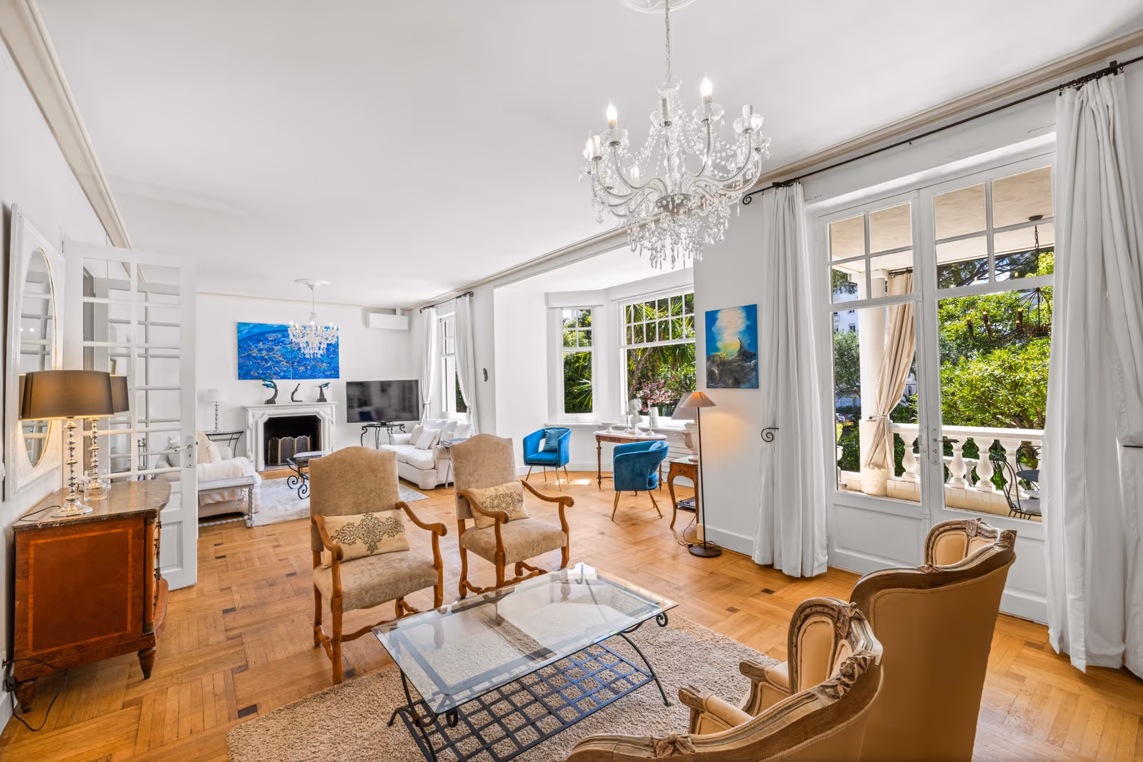4-Bedroom Belle Époque Villa in Cannes with Pool — view 11