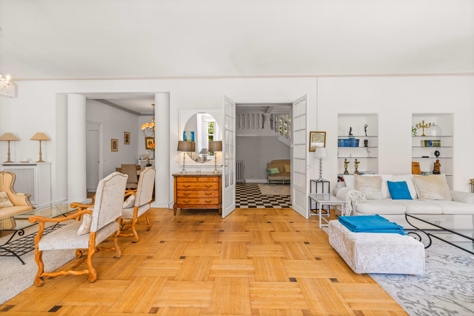 4-Bedroom Belle Époque Villa in Cannes with Pool — view 19