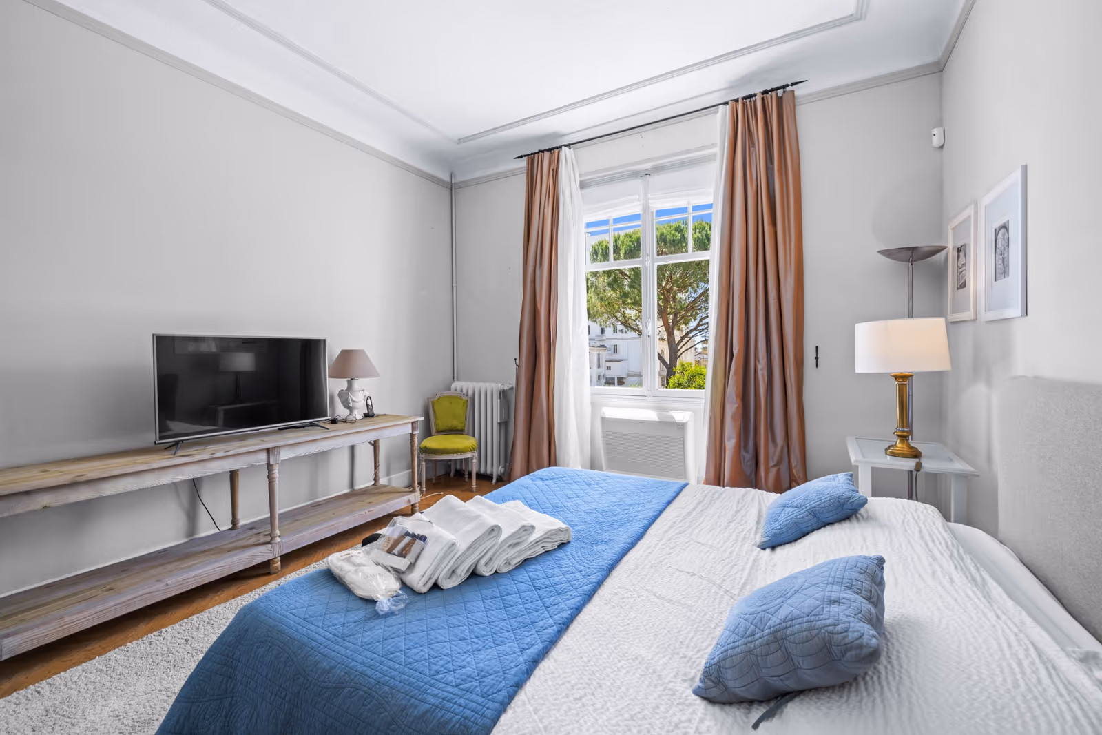 4-Bedroom Belle Époque Villa in Cannes with Pool — view 25