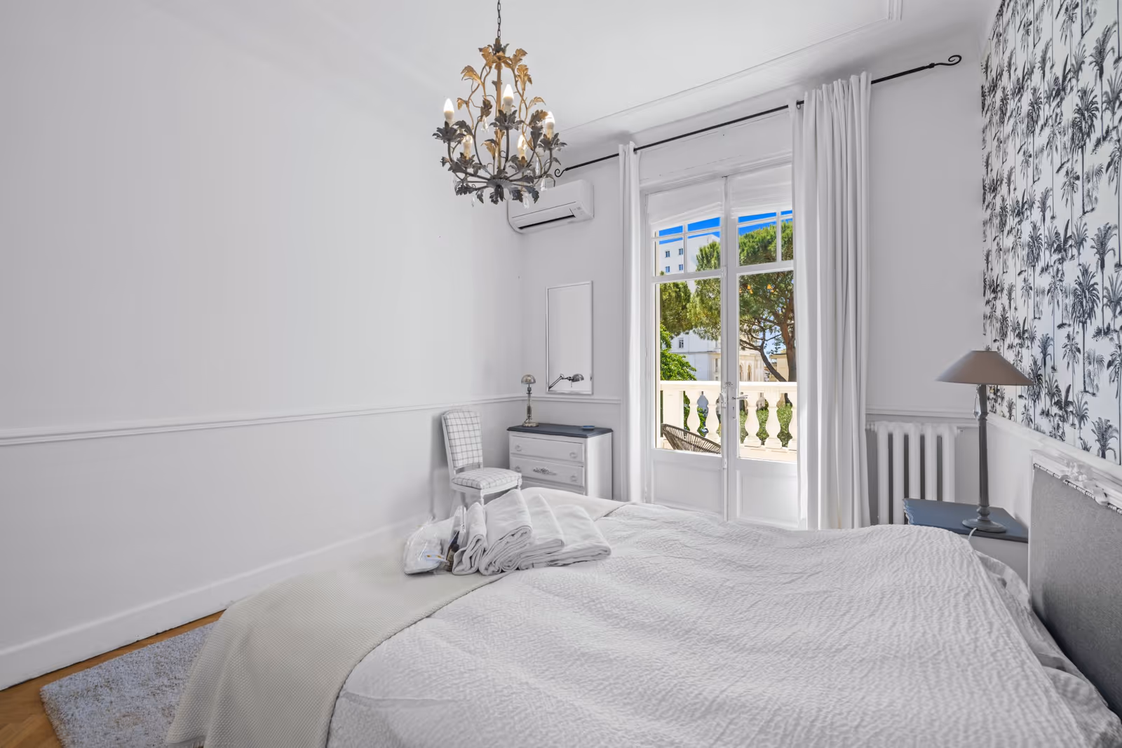 4-Bedroom Belle Époque Villa in Cannes with Pool — view 30