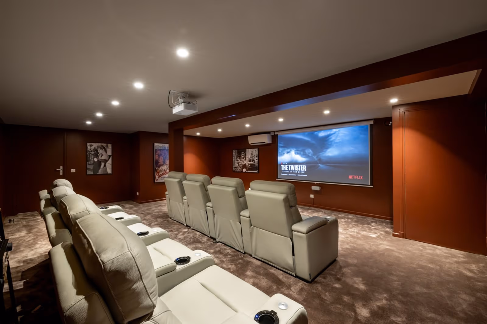 5-Bedroom Villa in Cannes with Pool & Private Cinema — view 20