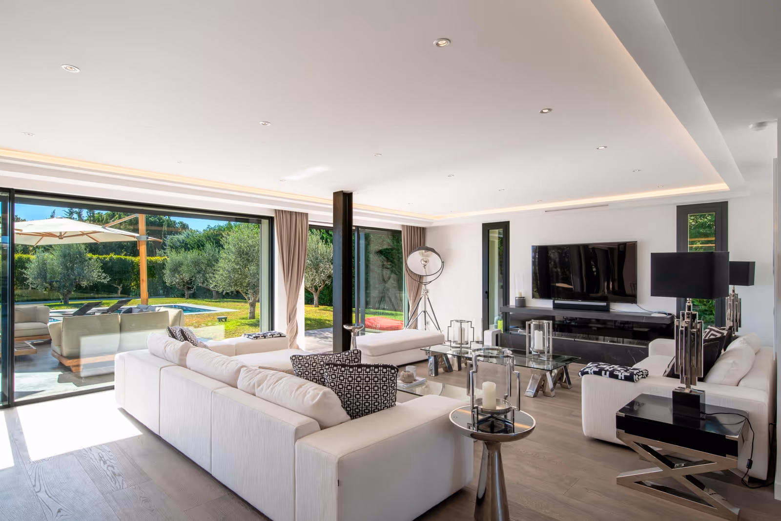 5-Bedroom Villa in La Californie with Private Spa — view 10