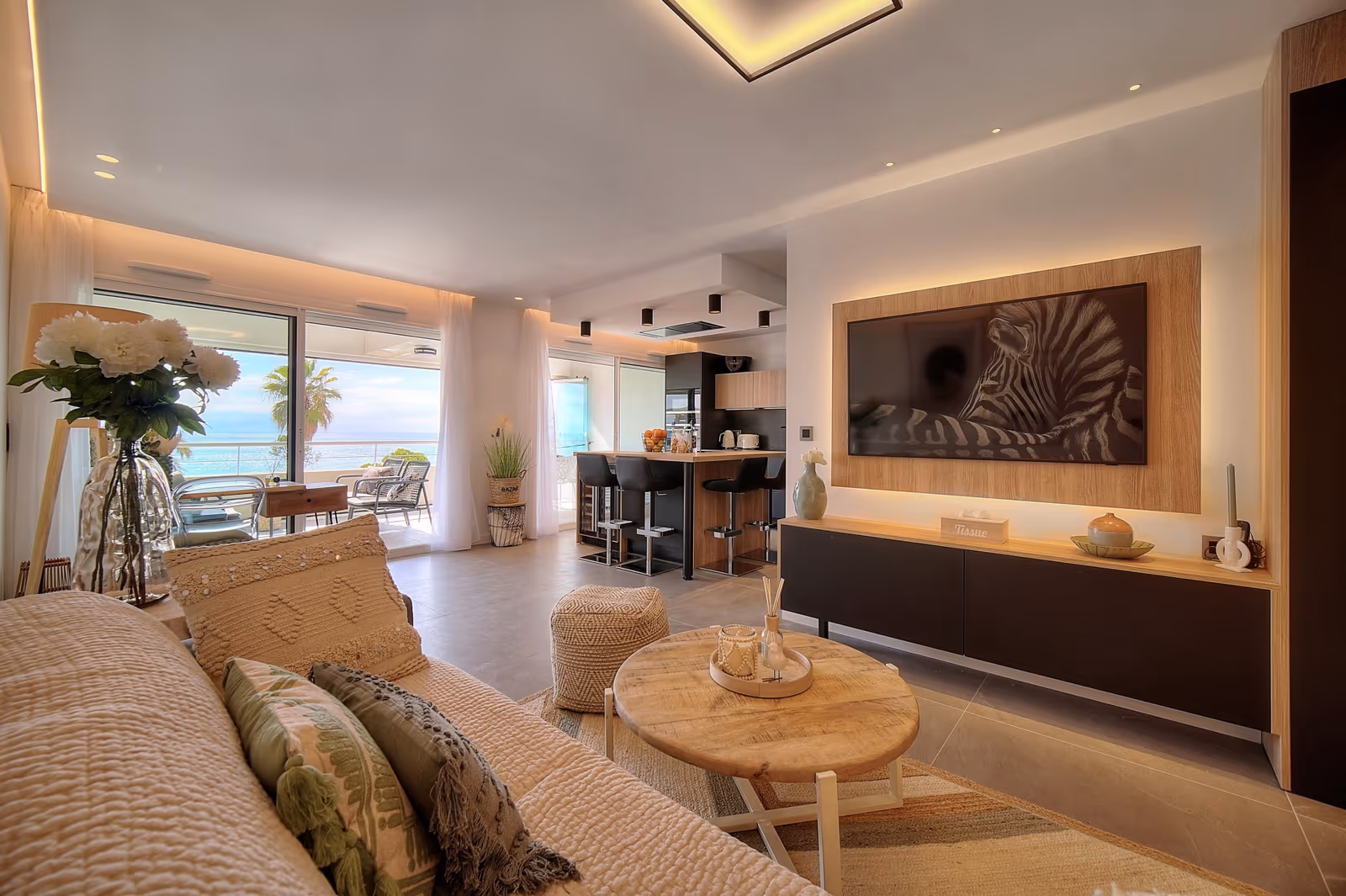 1-Bedroom Seafront Apartment in Villeneuve-Loubet — view 3