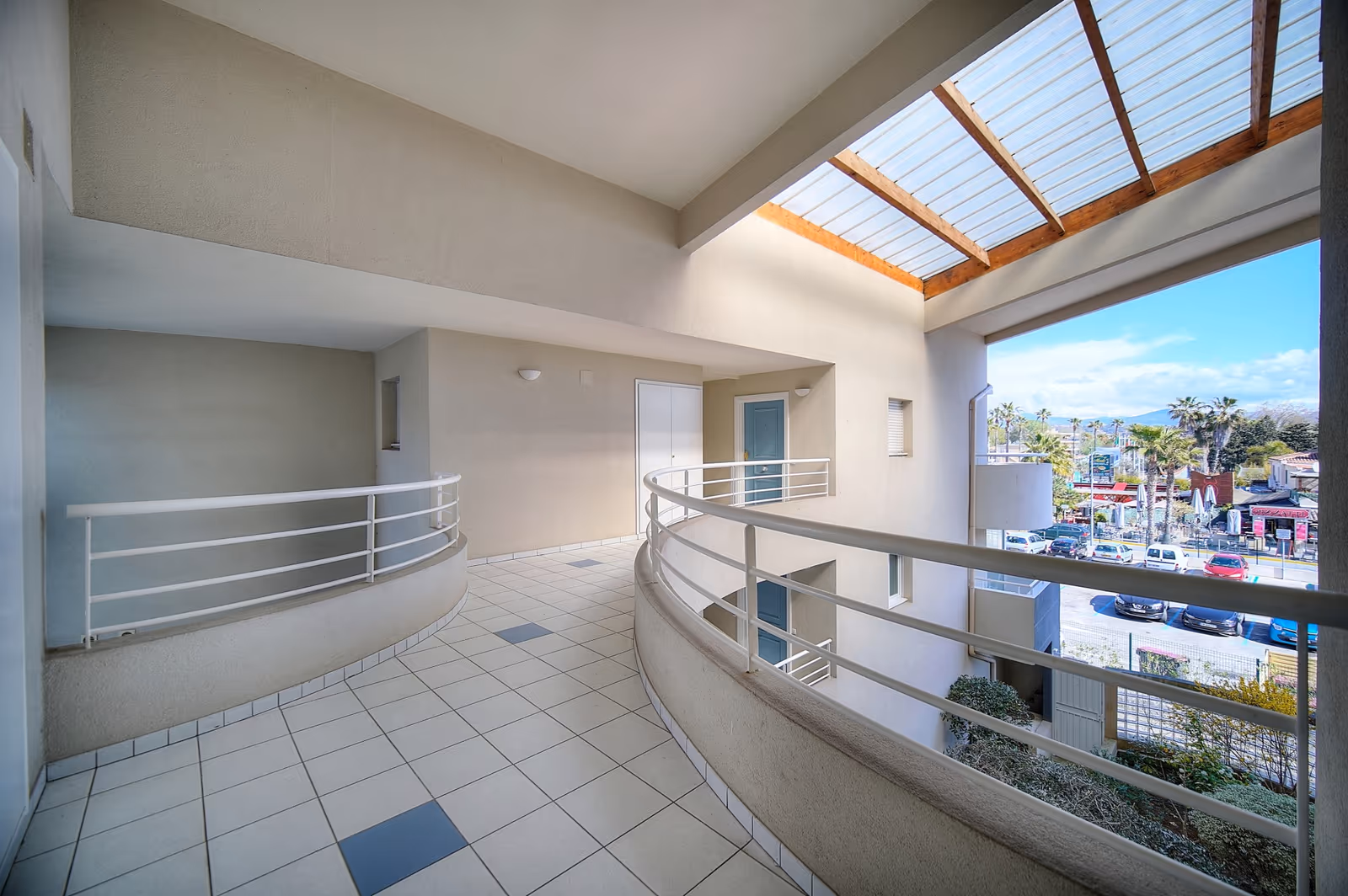 1-Bedroom Seafront Apartment in Villeneuve-Loubet — view 17