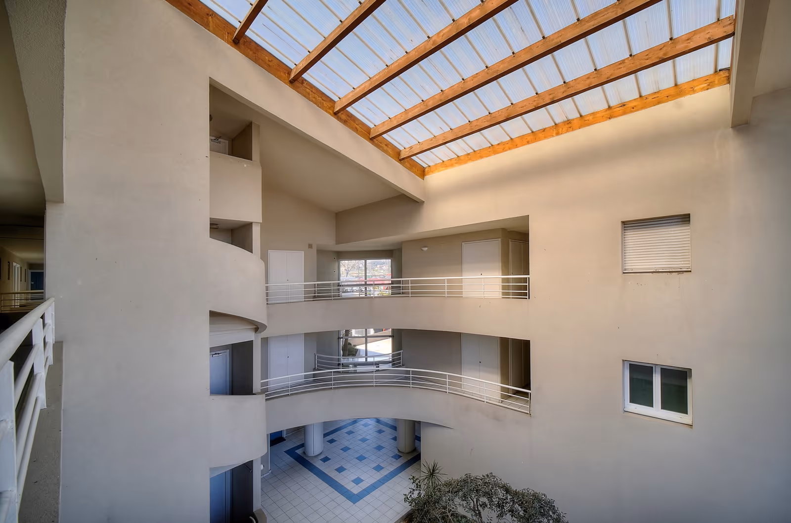 1-Bedroom Seafront Apartment in Villeneuve-Loubet — view 18