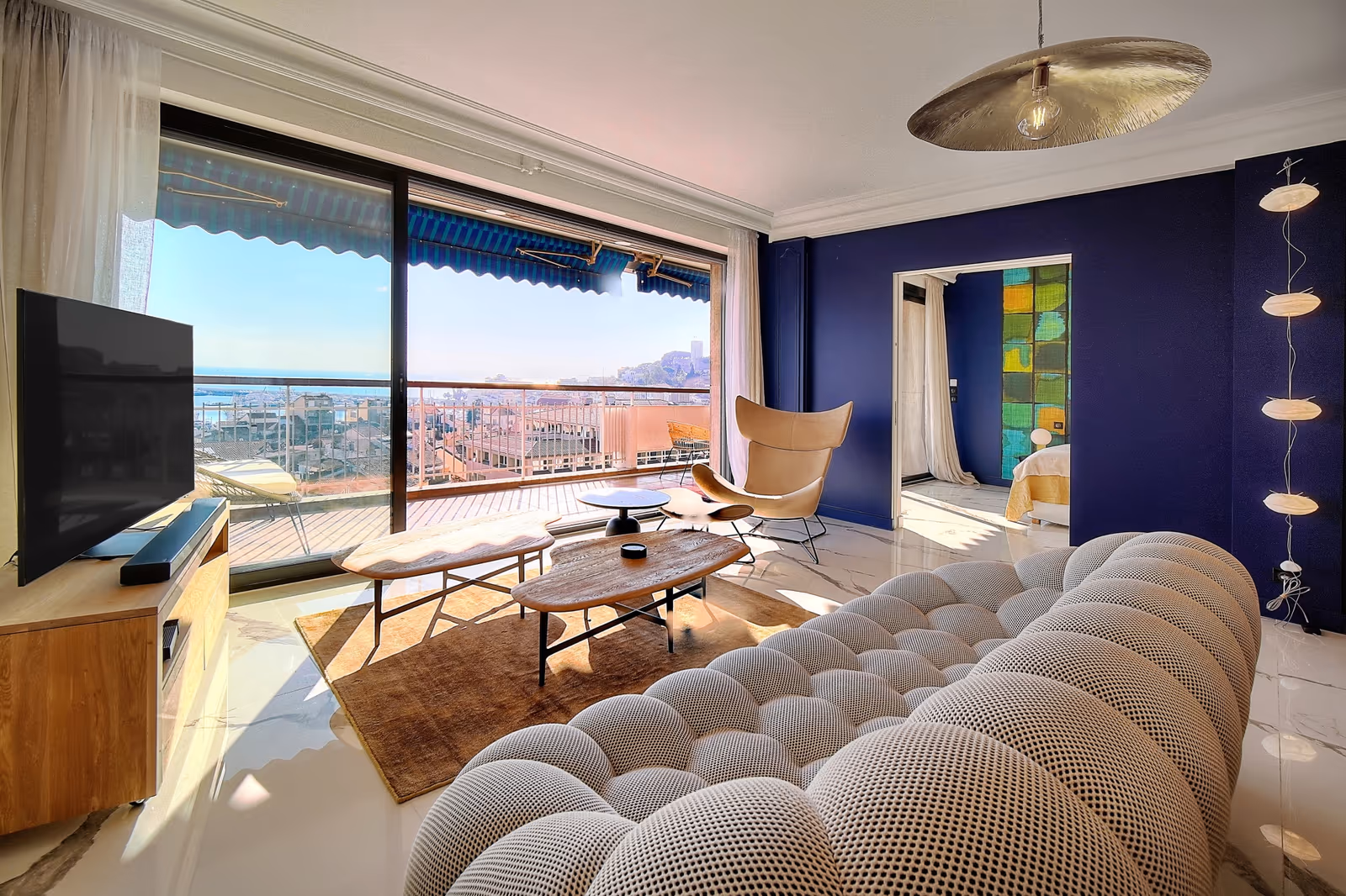 2-Bedroom Sea View Apartment in Cannes Centre, Cannes Centre · Croisette