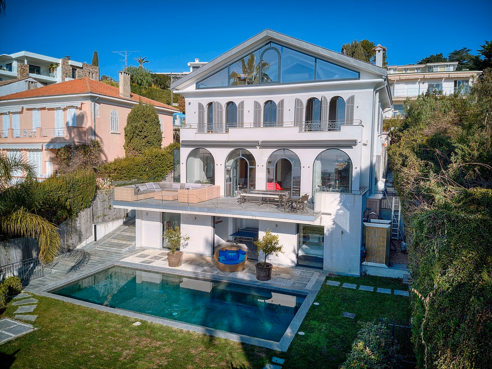 6-Bedroom Sea View Villa near Cannes Centre with Pool, Cannes, near the centre
