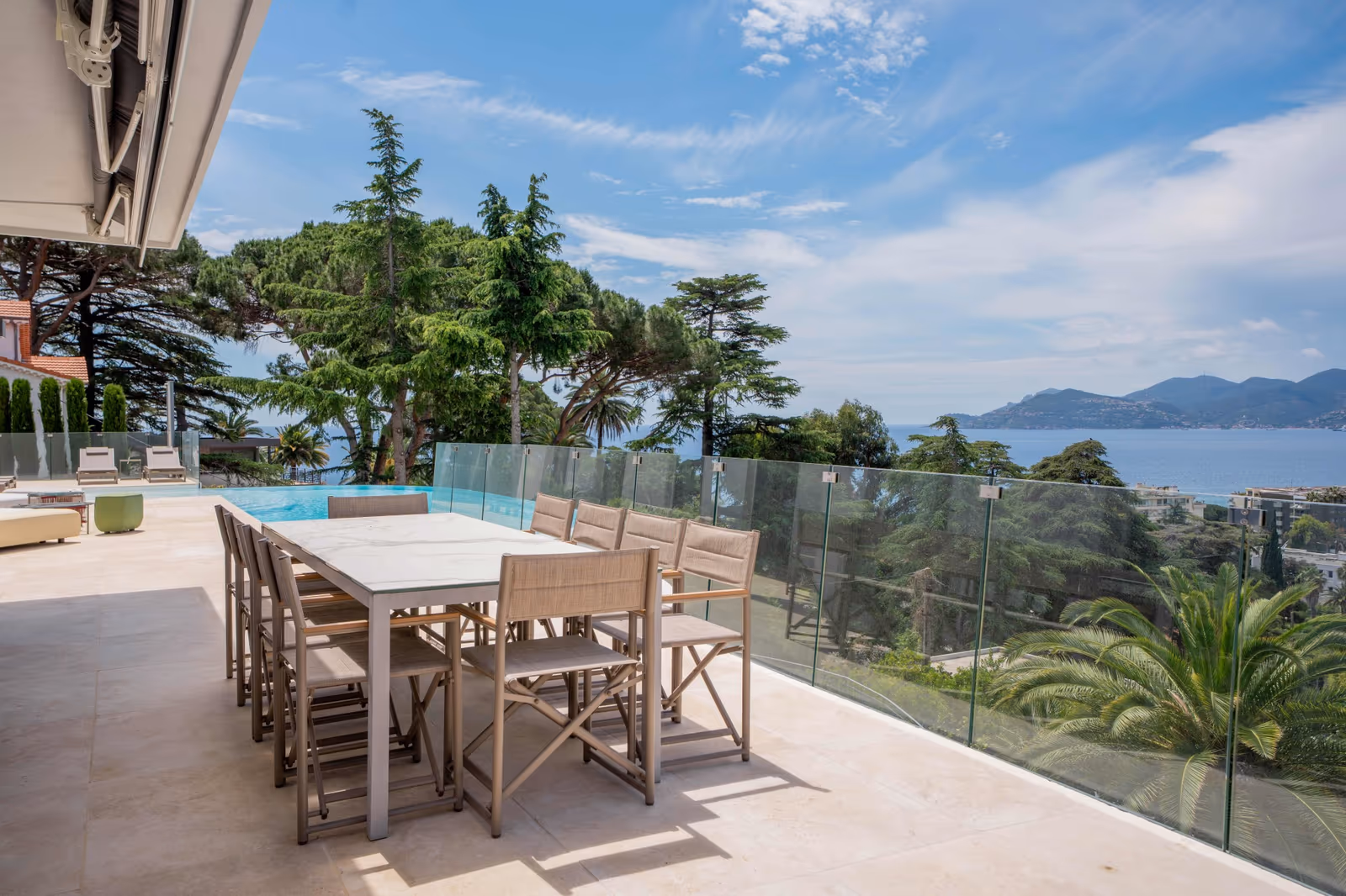 7-Bedroom Sea View Villa in Cannes with Infinity Pool — view 5
