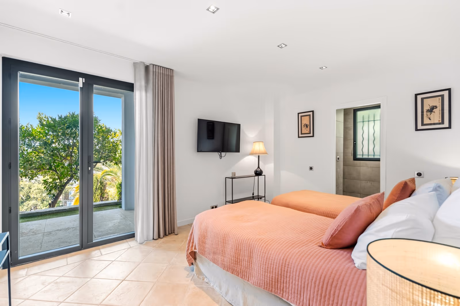 7-Bedroom Sea View Villa in Cannes with Infinity Pool — view 31