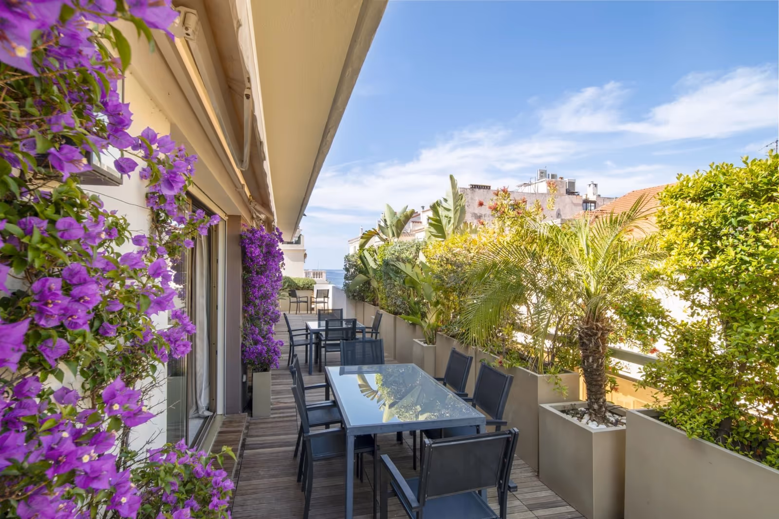 1-Bedroom Apartment in Cannes Centre with Teak Terrace — view 3