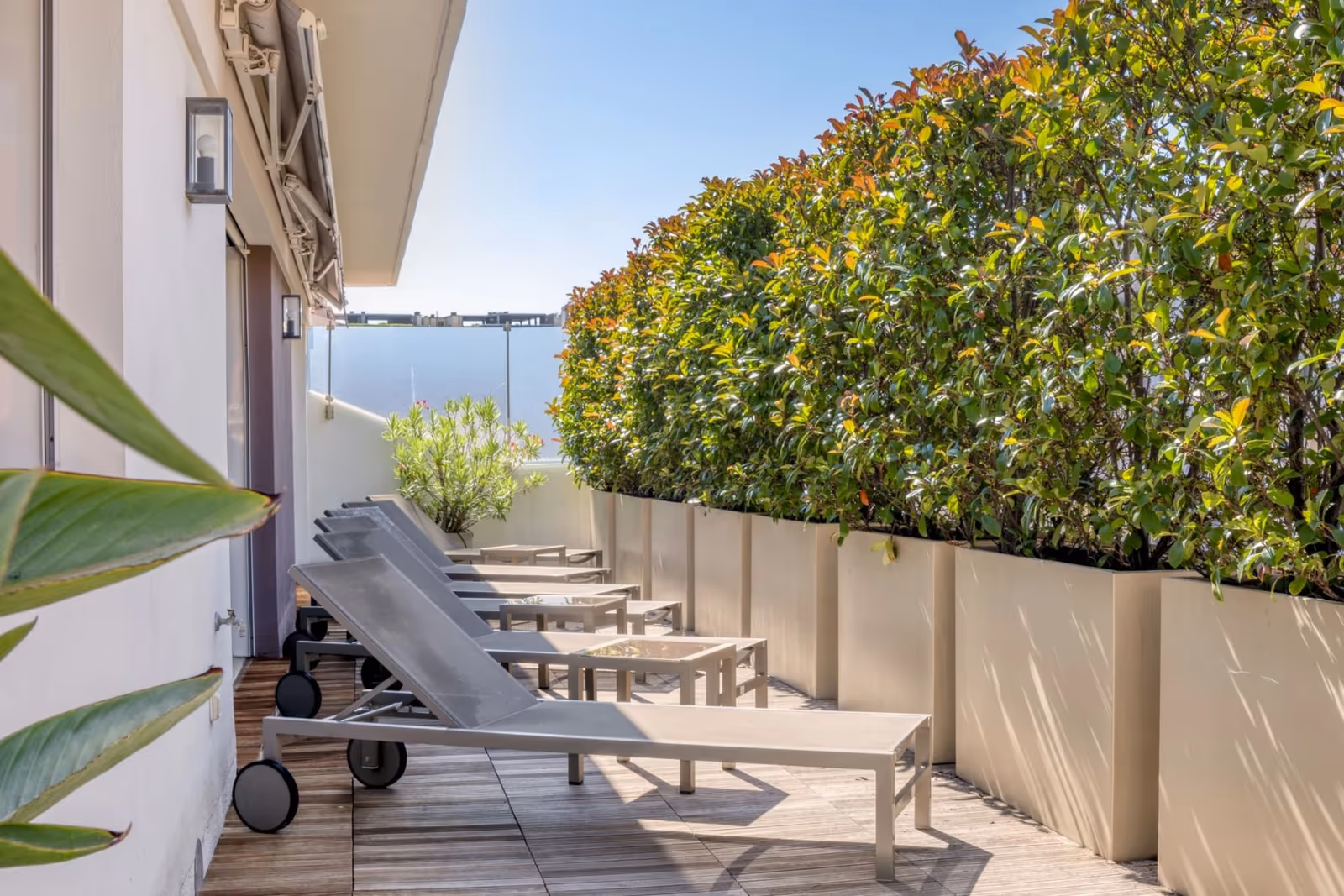 1-Bedroom Apartment in Cannes Centre with Teak Terrace — view 12